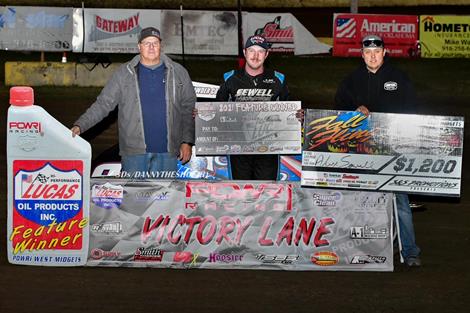 Alex Sewell Shines in POWRi West Fall Fling Night Two Feature Victory