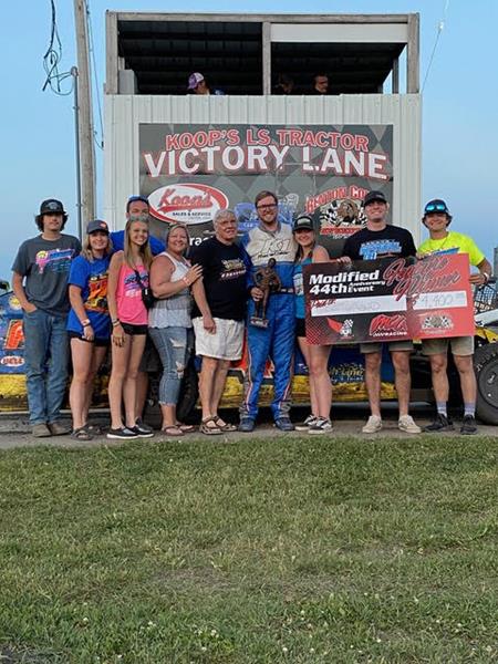 Ward sweeps IMCA Modified anniversary weekend at Benton County Speedway