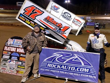 Dale Howard stops Mark Smith's streak at Chatham Speedway on Friday