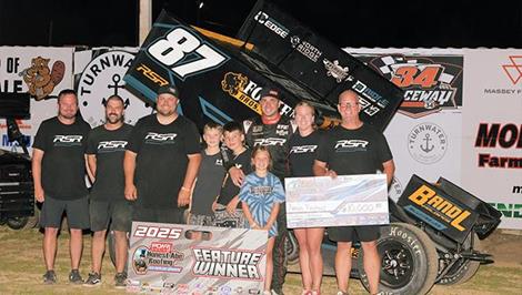 Aaron Reutzel Rises to Win with POWRi 410 Outlaw Sprints at 34 Raceway
