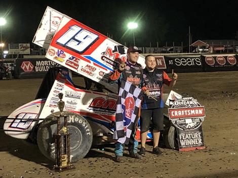 Marks celebrates first-ever World of Outlaws victory