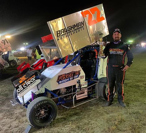 Chase Fischer Keeps Winning Momentum with POWRi Midwest Lightning Sprints