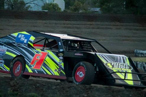 Monte Bischoff Looks For Success During Wild West Modified Shootout