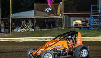 POINT LEADER SMITH WINS OKLAHOMA SPRINT AT CR