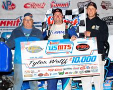 USMTS Nordic Nationals trophy dances with Wol