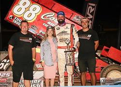 Austin McCarl Charges Late in POWRi 410 Outlaw Sprints Win at Lake Ozark Speedway