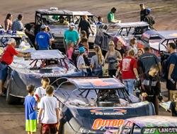 BCR To Host Autograph Night Friday