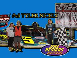 DIRTcar Modified National points leader, Tyler Nic
