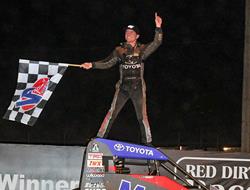 Seavey takes 'Tuesday Night Thunder' at Red Dirt R