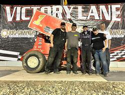 Caleb Saiz Captures to POWRi Vado Wing Sprint Feat