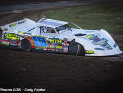 Searing Stuns Foes en Route to WISSOTA Late Model