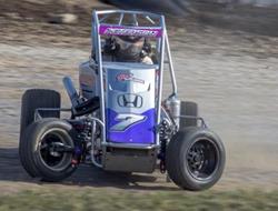 “Badger Midget invade Wilmot Raceway Saturday Nigh