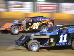"Sunset Speedway in Banks brings family-friendly a