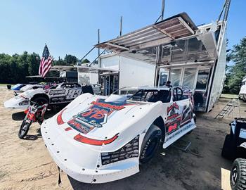 Tyler Stevens in the pit area at Boothill Speedway (Greenwood, Louisiana) with the COMP Cams Super Dirt Series (CCSDS) on September 9, 2023.
