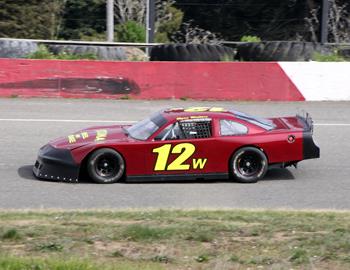 #12w Ryan Walters practices his late model.