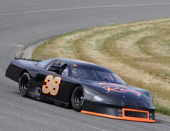 #36 Luke Hall practices his late model.