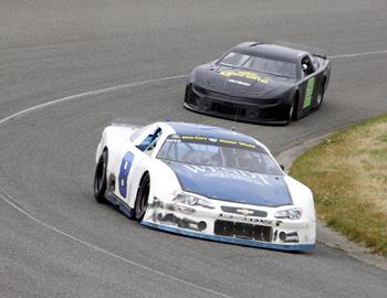 #8 Kenny Demello and #2 David Henderson practice their late models.
