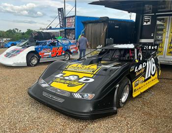 Cameron and Henderson Motorsports ready for action at Smoky Mountain Speedway (Maryville, Tenn.) on April 27.