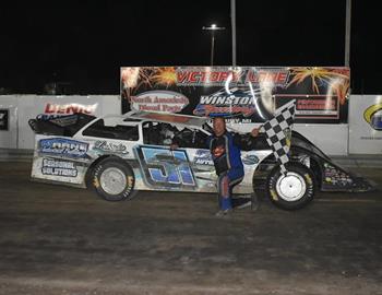 Steve Fairbanks picked up the Super Late Model feature win for car owner, Scott Wenell on Saturday night at Winston (Mich.) Speedway.