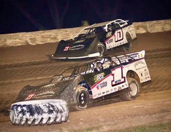 Jesse (HTF1) and Joseph battling at All-Tech Raceway on December 2. (H3 Photography)
