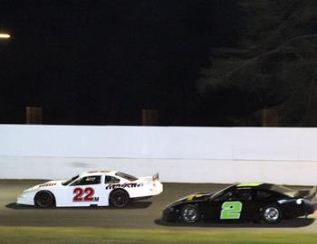 #22m David Miller leads #2 David Henderson in late model action.