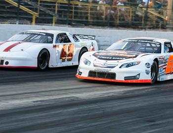 Dave Heitzhaus (45) and Terry Weldy (66) battling in Late Model action