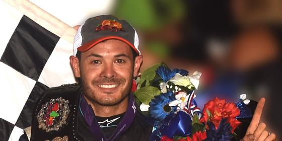 Kyle Larson Cashes $21,000 in Non-Stop Sage Fruit Front Row Challenge!