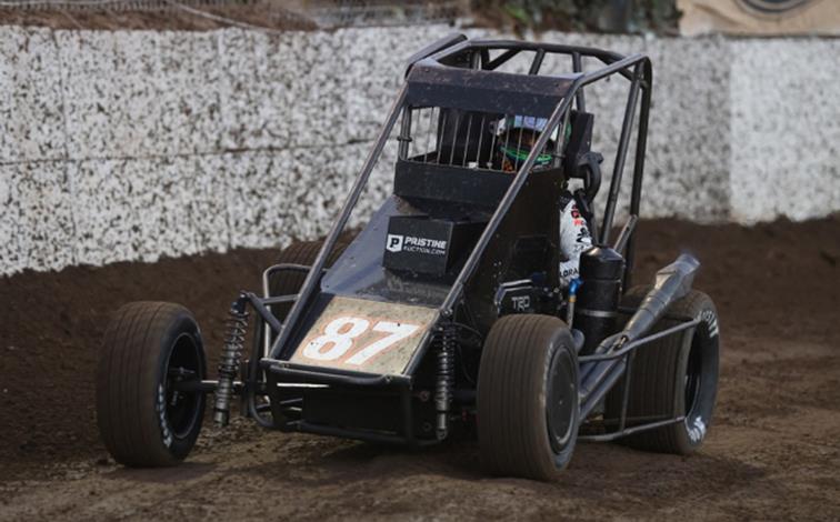 Kyle Larson charges to second at Turkey Night GP