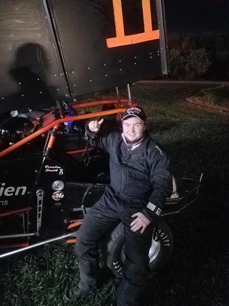 Brandon Smith Battles for POWRi Midwest Lightning Sprint Victory