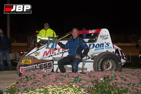 Cox wins in wingLESS