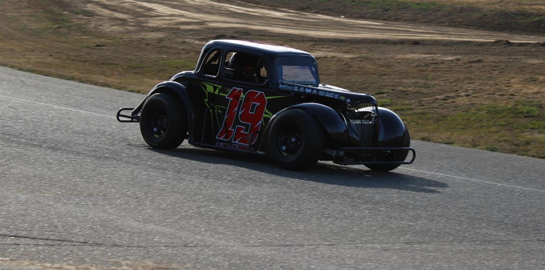 White Dominates, Wins NorCal Legends Feature