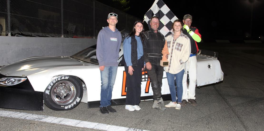 Peterson’s Late Pass Earns Late Model Victory