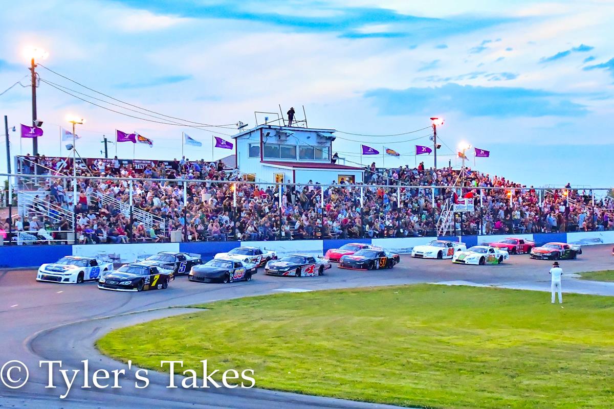 Kleyn Outlasts NW Super Late Model Field for Hall of Fame 150 Win