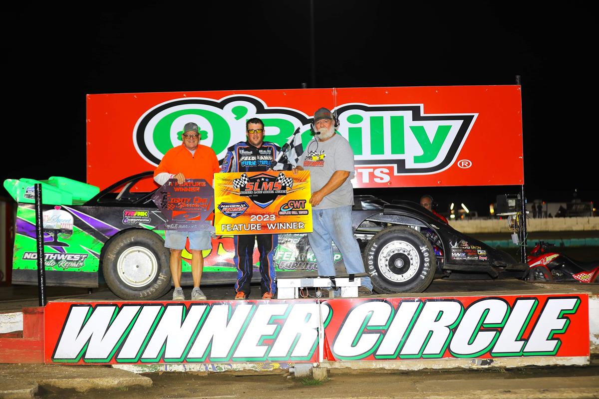 Leonard battles to a Sooner Late Model victory at 81 Speedway