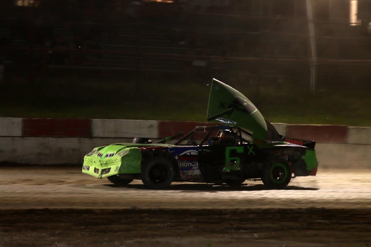 Devin Bell survives 75 laps of wild action in the Joe Mama’s Sporting Goods 4/6 Cylinder Enduro for the win. Dana Carter wins in the LaValley Building