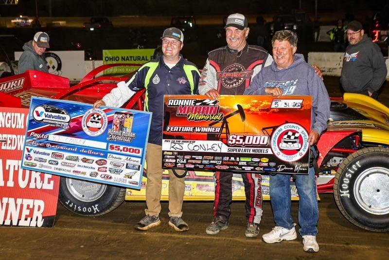 R.J. Conley captures the Ronnie Moran Memorial at Muskingum County Speedway on May 31 (Tyler Carr image)