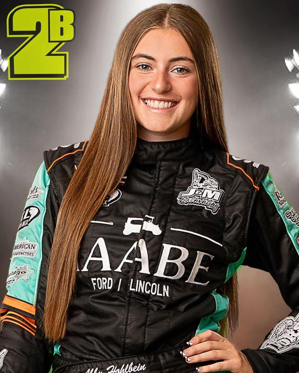 Abby is gearing up for an exciting 2025 season that will see her hop behind the wheel of a 2B Benic Racing entry with the USAC AMSOIL Sprint Series.