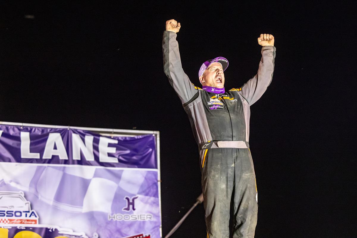 Jim Gullikson collects first WISSOTA 100 victory claiming Street Stock title