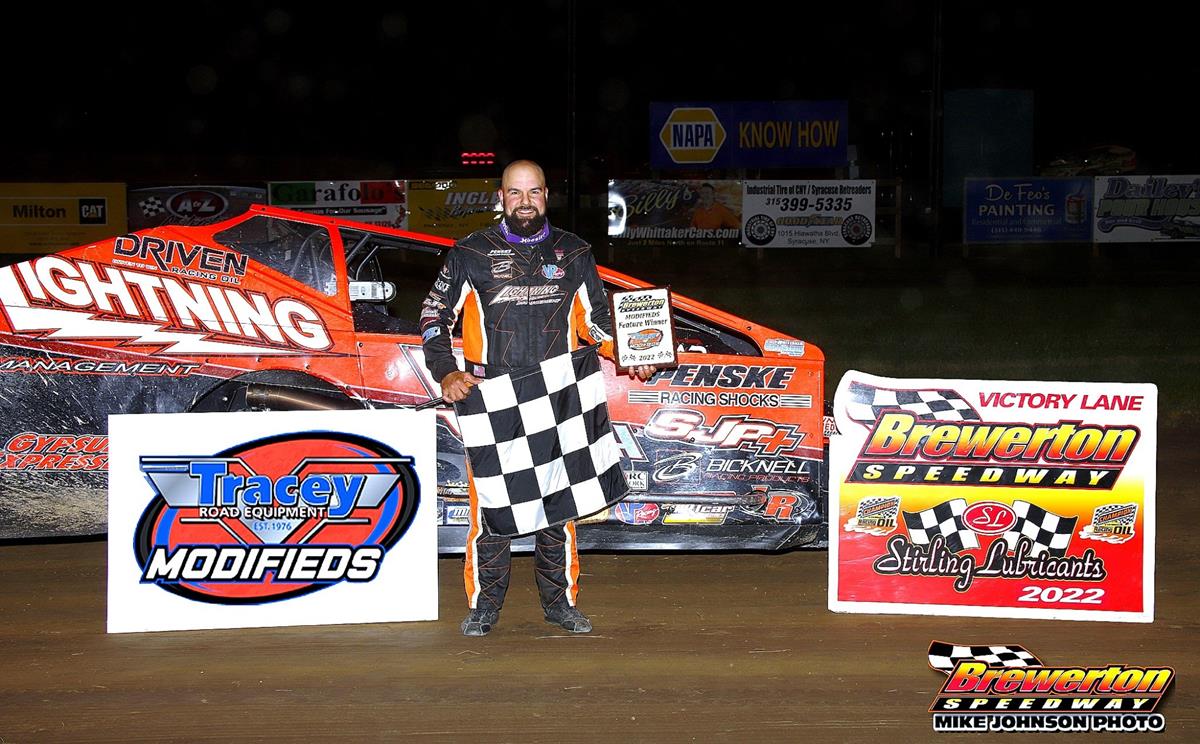 Chris Hile Wins Second Straight Brewerton Speedway Modified Feature