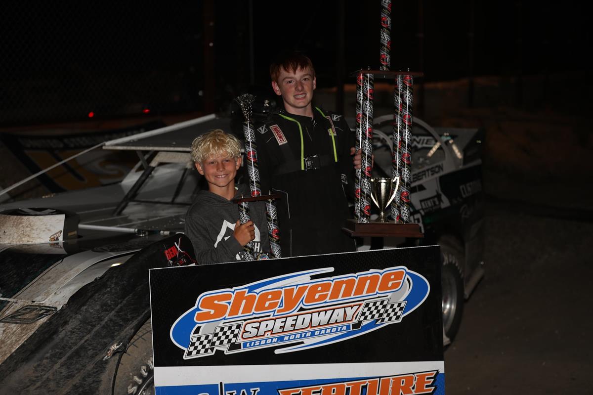 Parker Gilbertson captures first-career Late Model win at Sheyenne Speedway