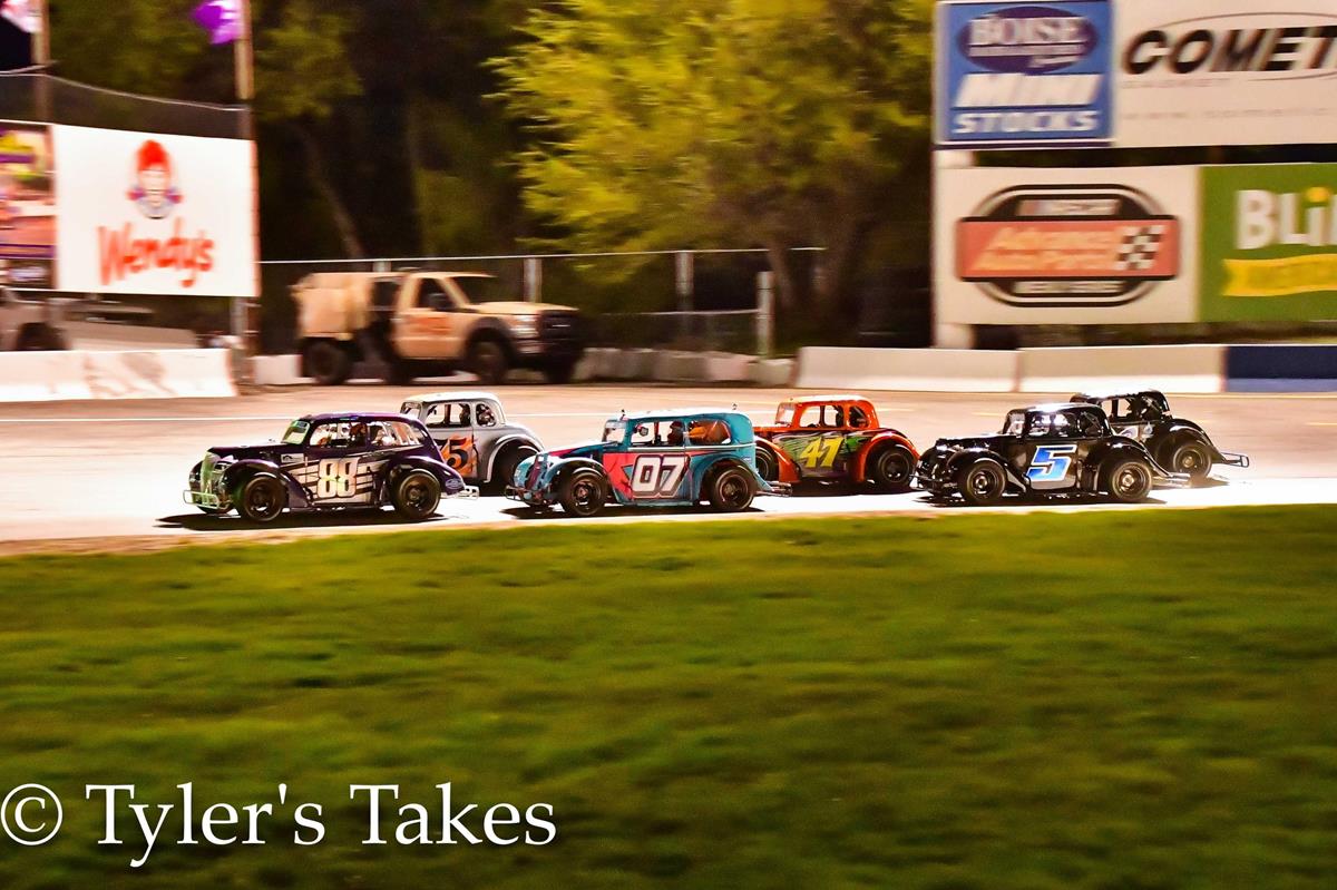 Murphy Tops 20-Plus Legends in Crowded Opener