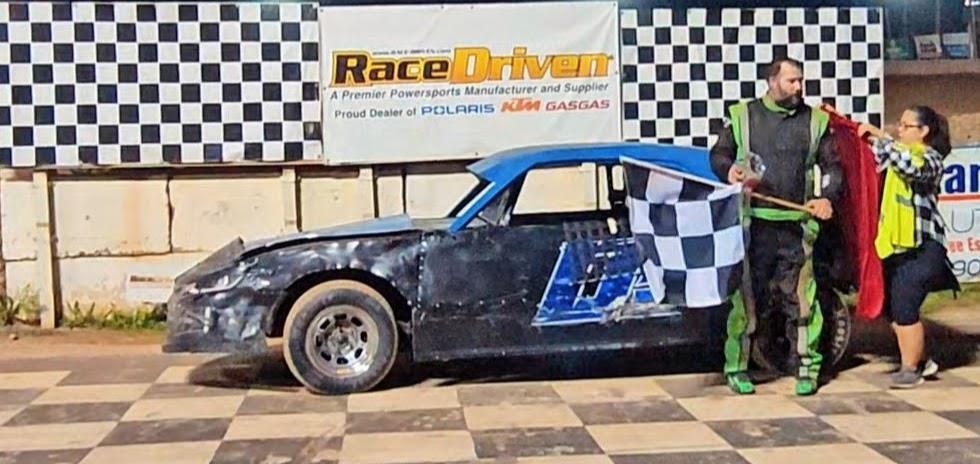 Valiquette and Vinney crowned King of the Hill