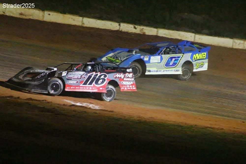 (2025 Racing Season Photo)