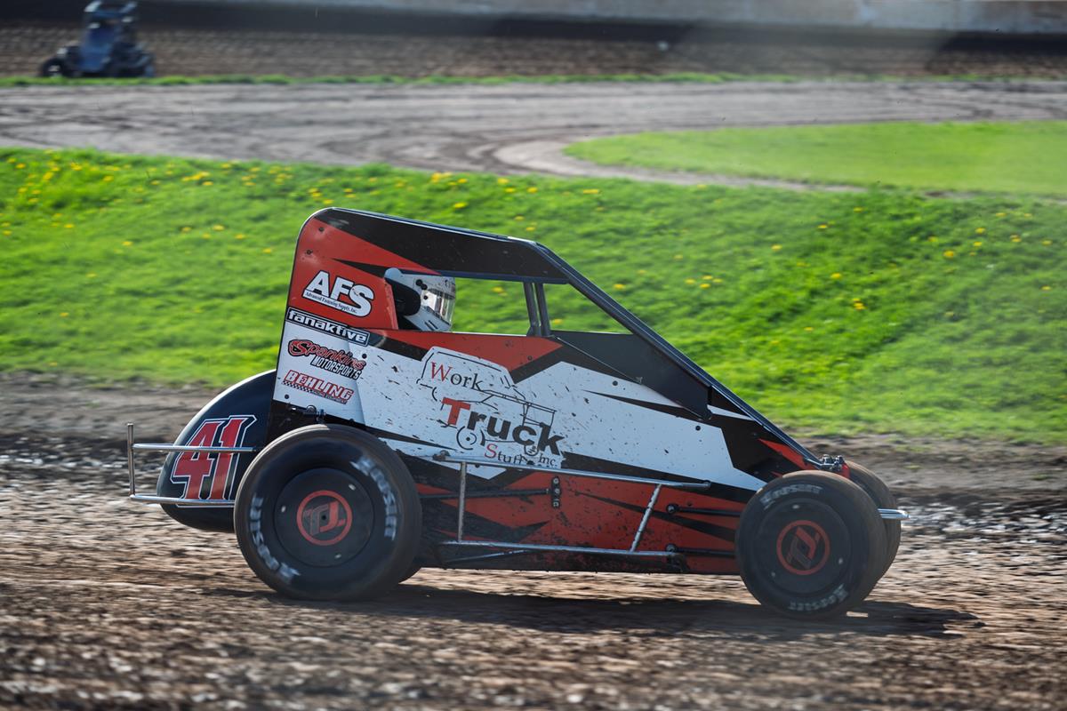 Parker Jones Takes AFS Badger Midget Series Opener at Beaver Dam