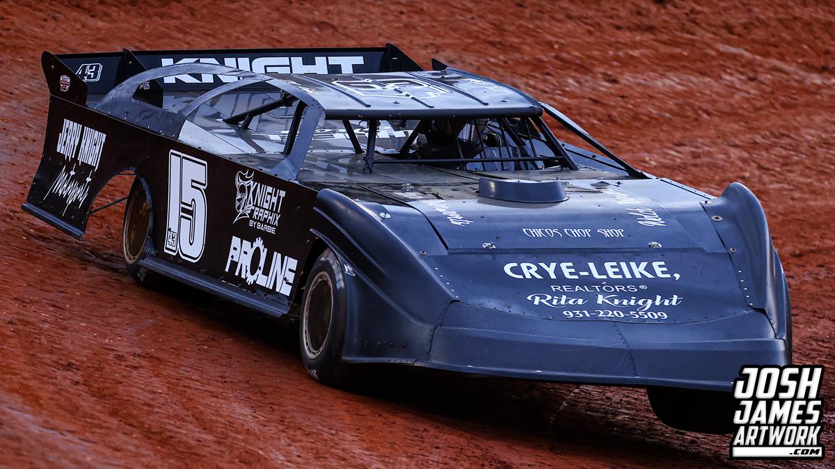 The Clarksville Speedway Racing Family came together to honor JR Knight with Memorial Race!