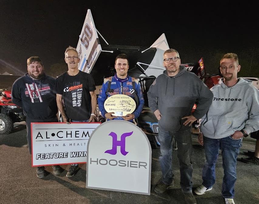 Paul Nienhiser Conquers Davenport Speedway with Sprint Invaders!
