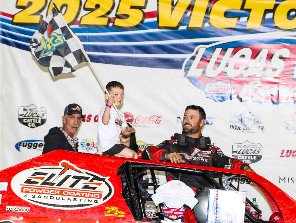 Sheets captures USRA B-Mod feature to headline Lucas Oil Speedway program