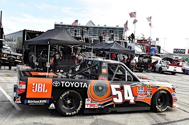Bell Wants to End 2015 with a NASCAR Win on Asphalt