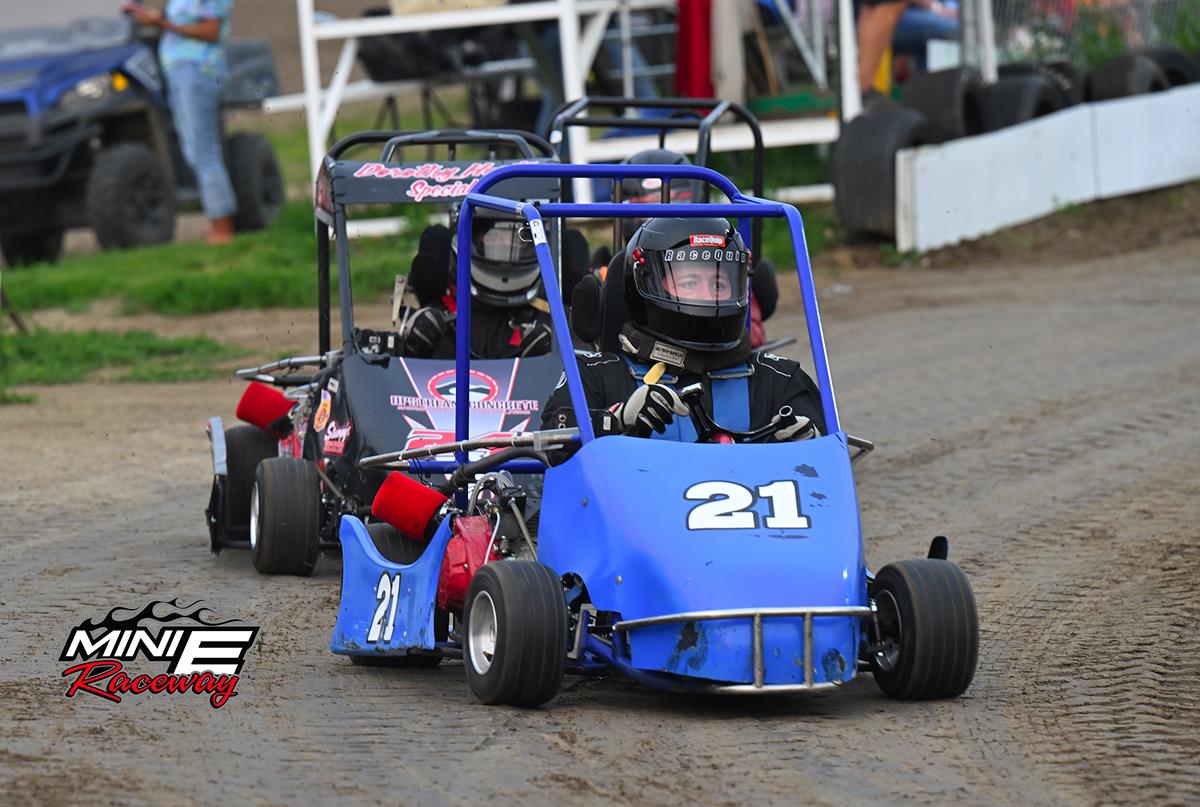 1/8 MILE SHOWDOWN presented by Fast Glass & Dan Fay Plumbing