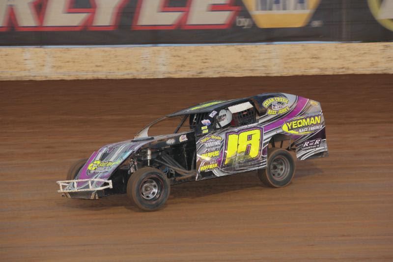 The right call: Morton uses Lucas track championship as springboard to USRA B-Mod national crown